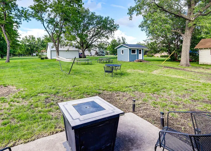 Pet-Friendly Exeter Home Near Rte 6 & I-80